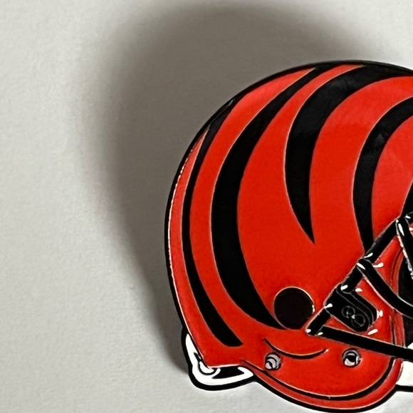 Cincinnatti Bengals Helmet Hat Pin Streetwear Hats Bag Football Fitted New Era - Picture 2 of 8